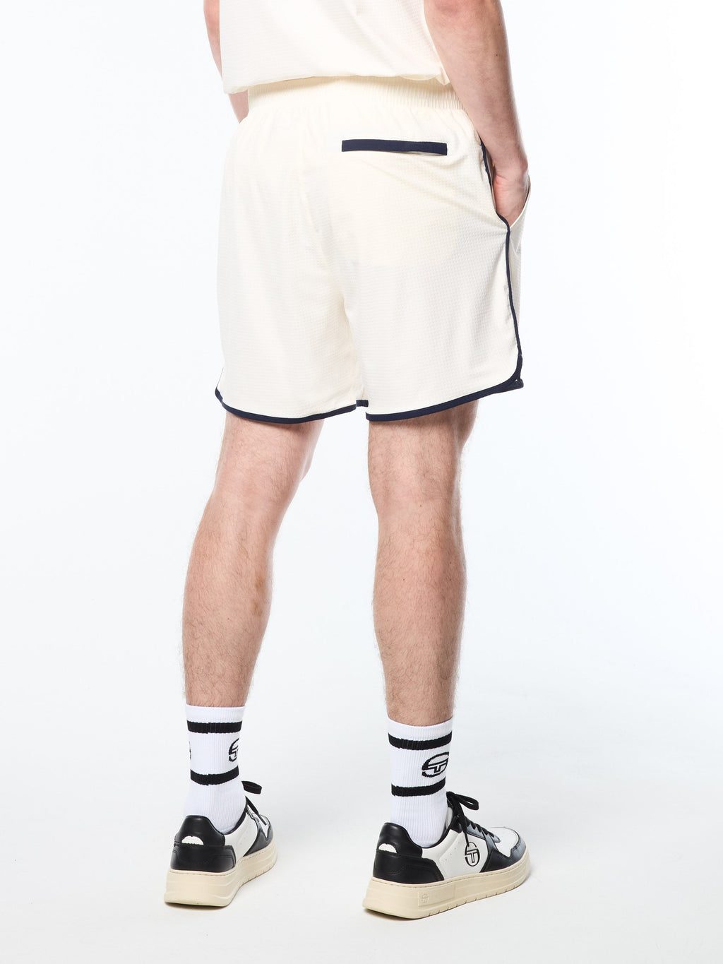 Grata Active Short- Gardenia